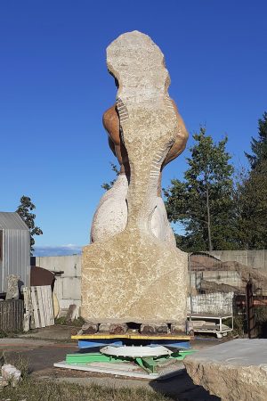 Untersberg-Skulptur-von-hinten
